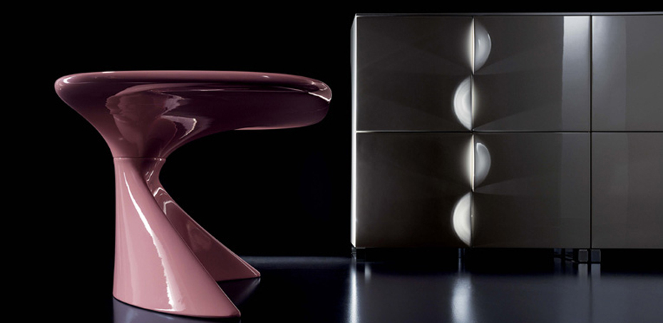 Zero design fibreglass table by Della Rovere, designer Karim Rashid