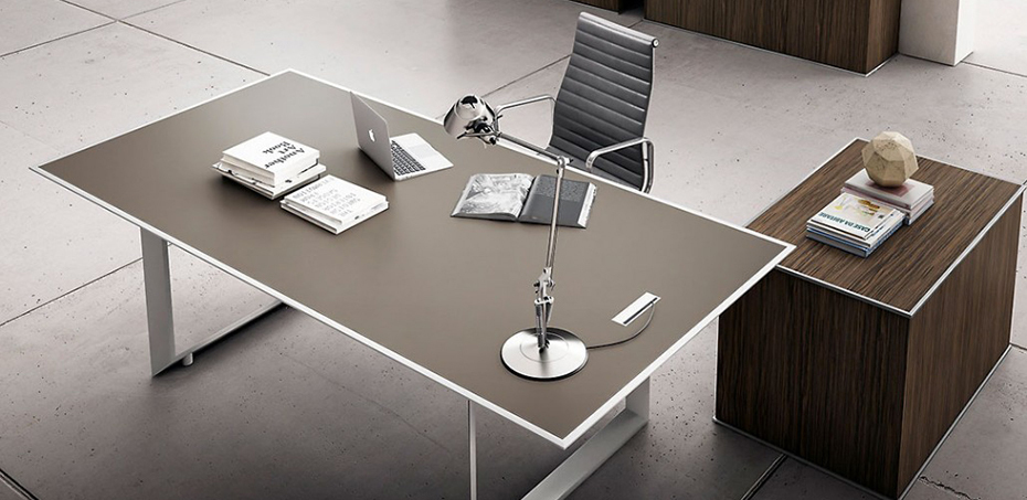 Fortyfive Ninety modern Italian desk by IFT, design Roberto Garbugli